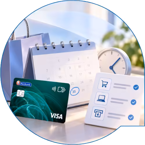 Кредитна карта Postbank Visa на преден план до лаптоп с онлайн магазин, пазарски чанти, смартфон и подаръчна кутия, символизиращи онлайн покупки и удобно плащане с кредитна карта.
