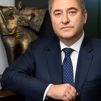 Портретна снимка на Асен Ягодин, заместник главен изпълнителен директор с ресор „Корпоративно банкиране и капиталови пазари“ и член на Управителния съвет на Postbank.